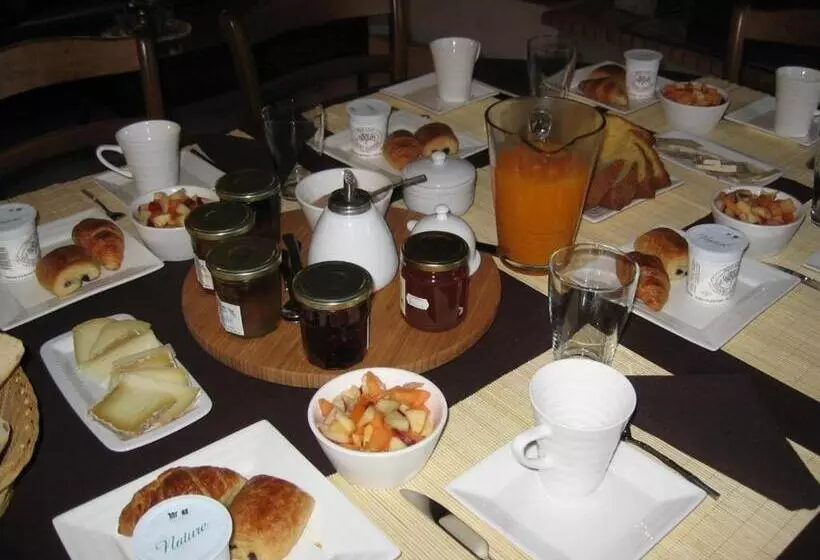 Aamiaismajoitus (B&B) Chambres D'hôtes L'ardiegeoise