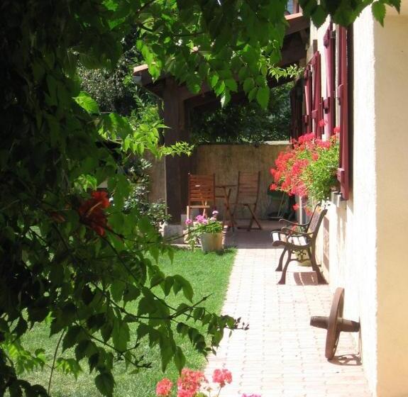 مبيت وإفطار Chambres D'hôtes L'ardiegeoise