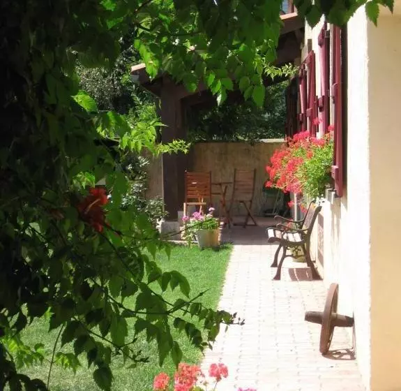 Aamiaismajoitus (B&B) Chambres D'hôtes L'ardiegeoise