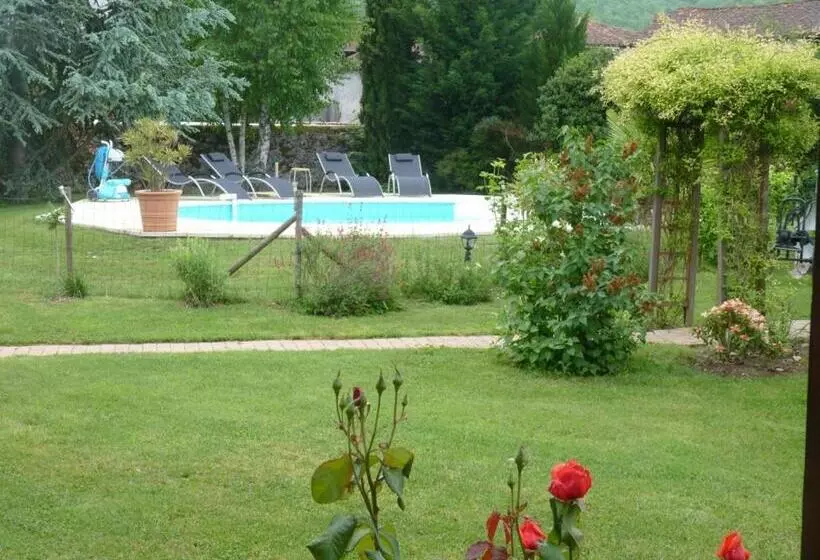 Aamiaismajoitus (B&B) Chambres D'hôtes L'ardiegeoise