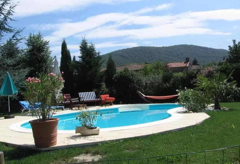 Aamiaismajoitus (B&B) Chambres D'hôtes L'ardiegeoise