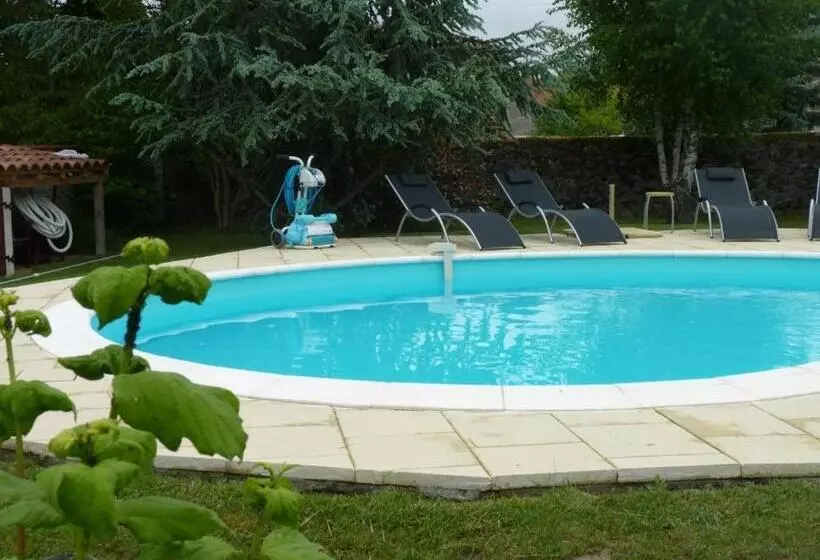 Aamiaismajoitus (B&B) Chambres D'hôtes L'ardiegeoise