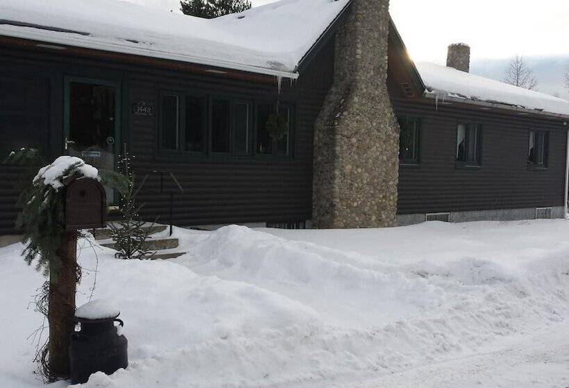 Bed and Breakfast Deer Mountain Lodge & Wilderness Resort