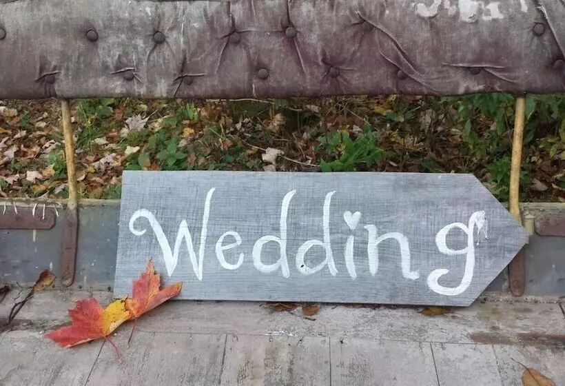 Aamiaismajoitus (B&B) Deer Mountain Lodge & Wilderness Resort