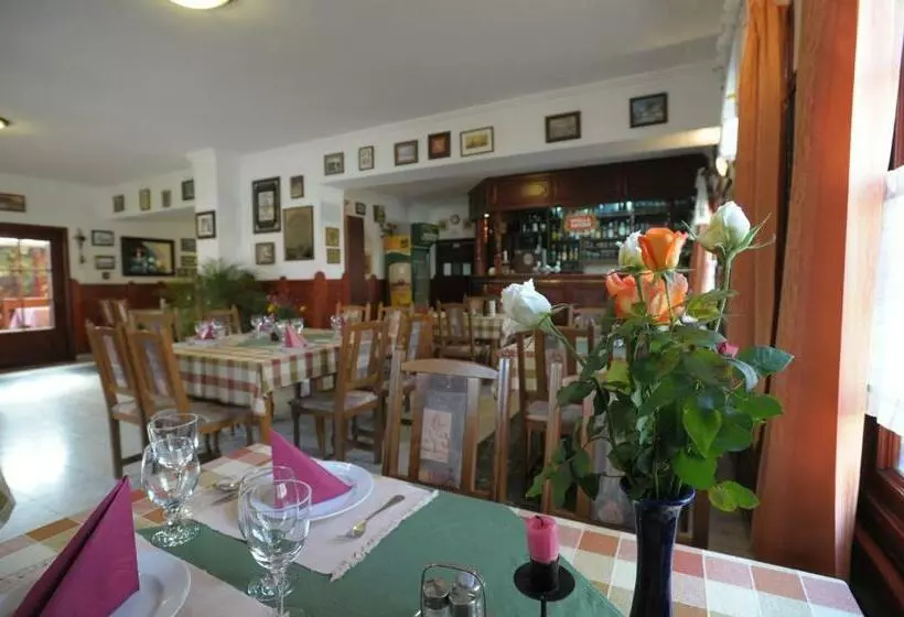 Aamiaismajoitus (B&B) Forrás Fogadó