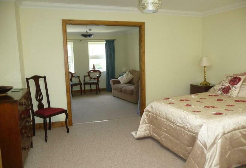 مبيت وإفطار Ivy Hall