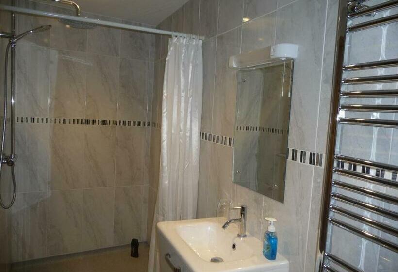 مبيت وإفطار Ivy Hall