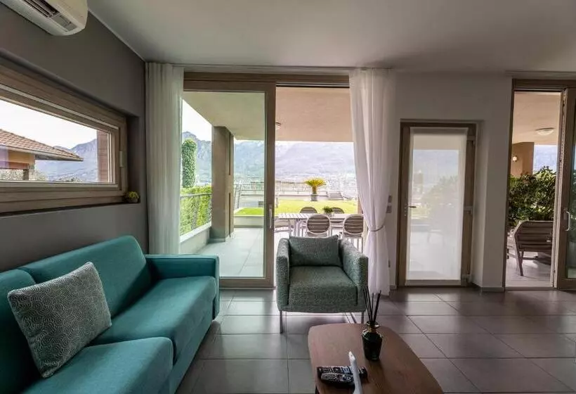 Bellagio Village  4 Apartments By The Lake   Seasonal Warm Pool And Sauna