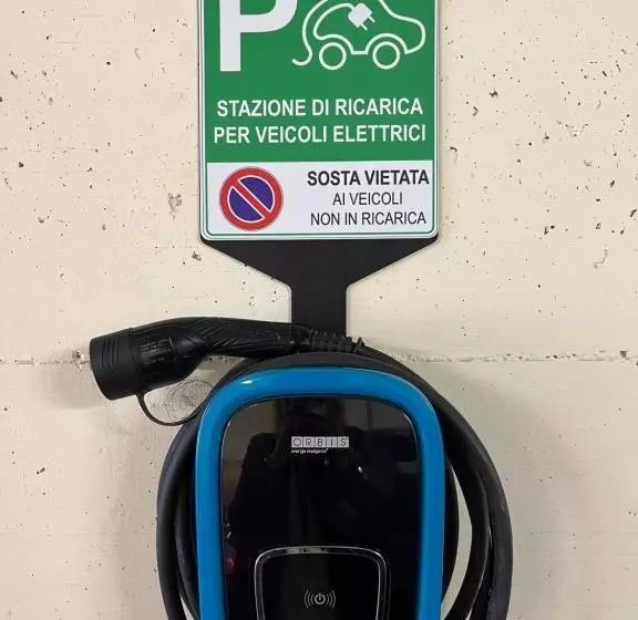 Bellagio Village  4 Apartments By The Lake   Seasonal Warm Pool And Sauna