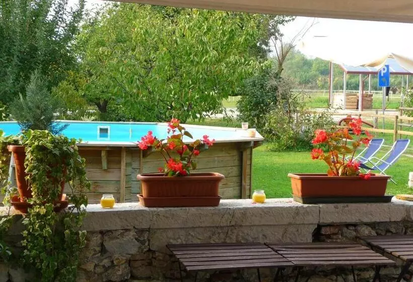 هتل Agriturismo Borgovecchio