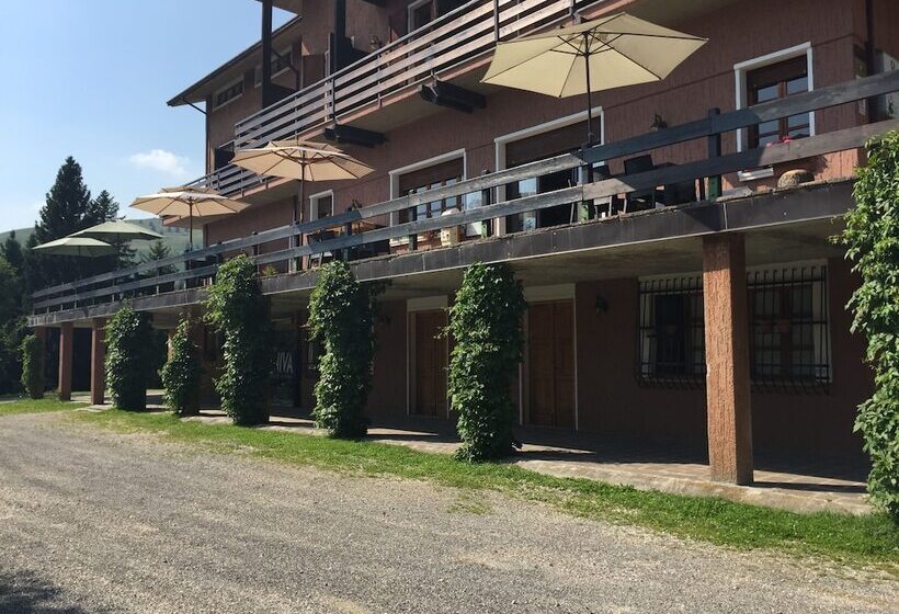 ホテル Albergo Ristorante Pineta