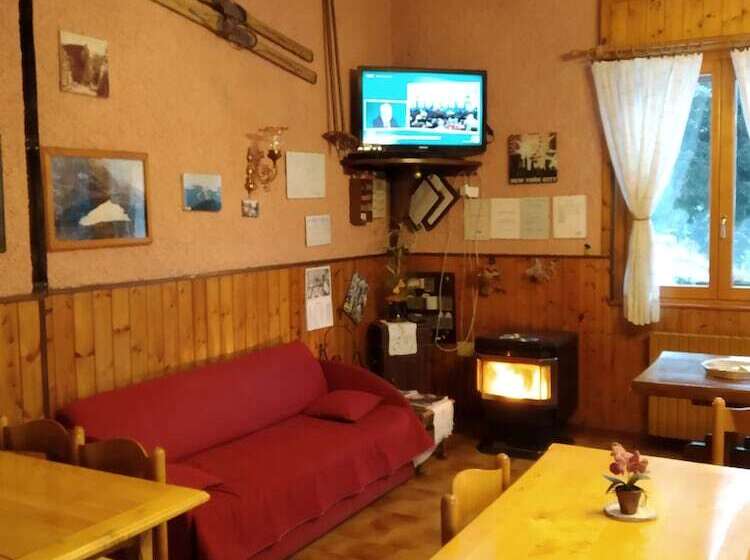 ホテル Albergo Ristorante Pineta