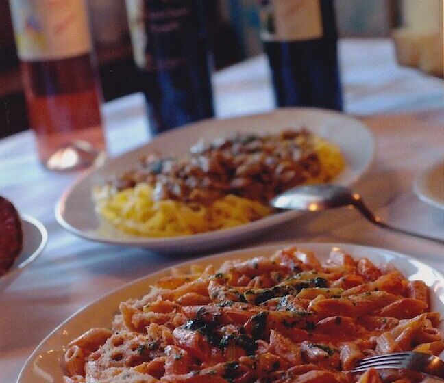 ホテル Albergo Ristorante Pineta