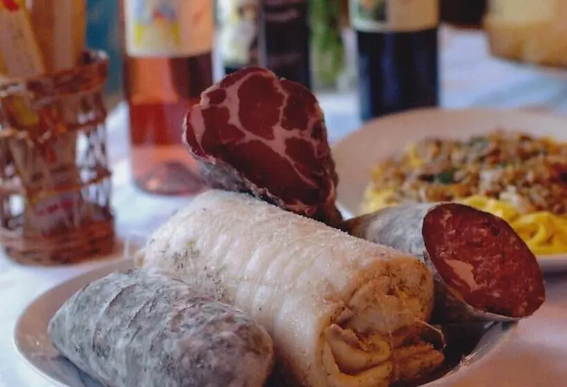 ホテル Albergo Ristorante Pineta