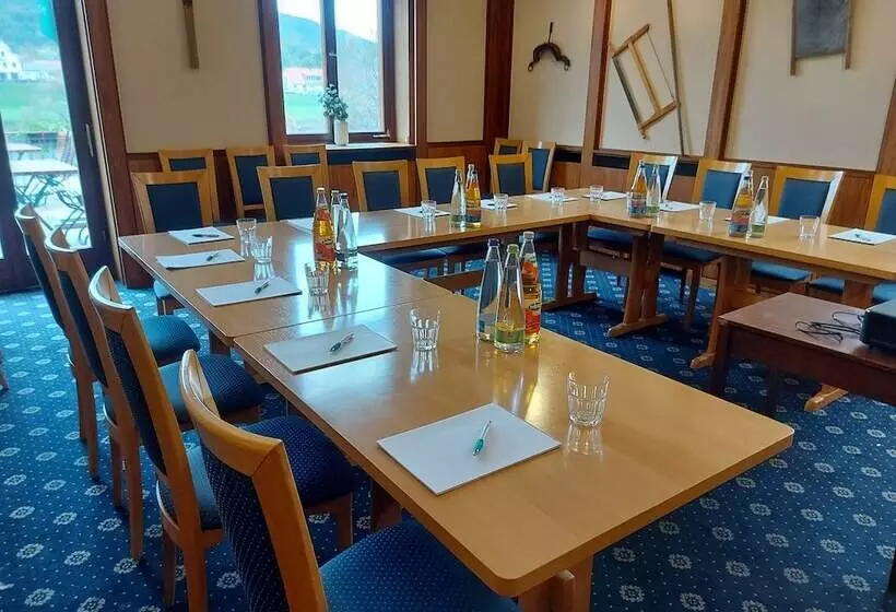 Hotelli Goldenes Fass