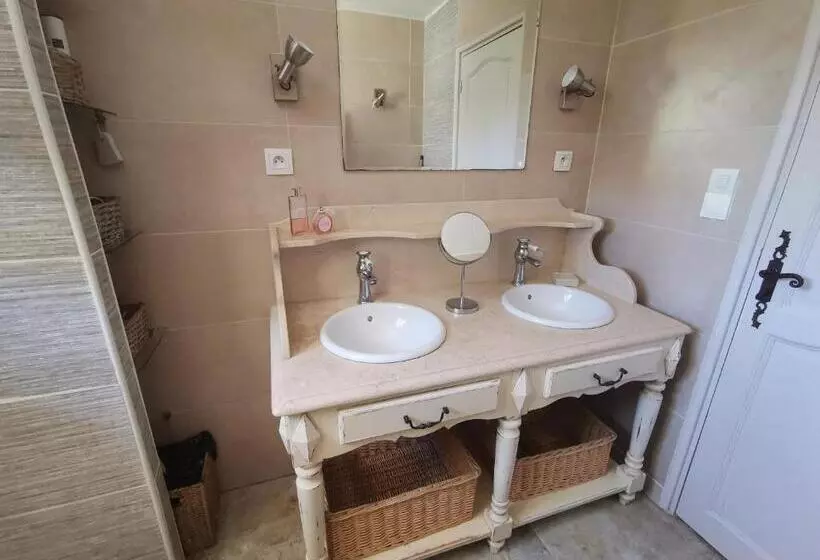 ホテル La Bastide Des Muriers