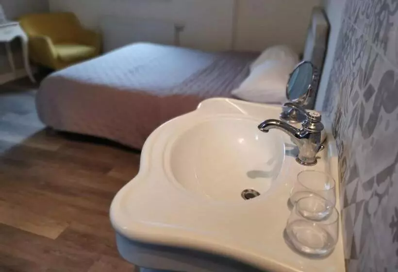 ホテル La Bastide Des Muriers