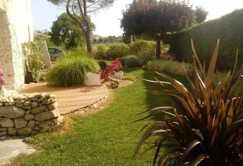 ホテル La Bastide Des Muriers