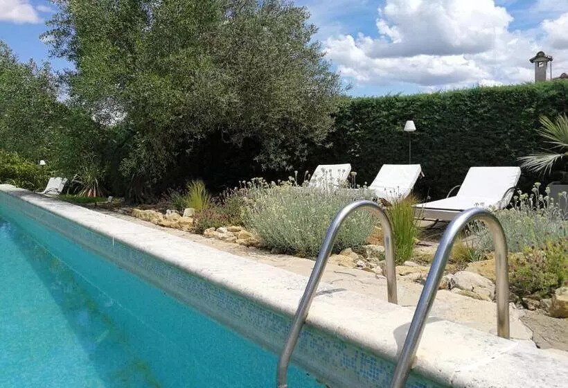 ホテル La Bastide Des Muriers