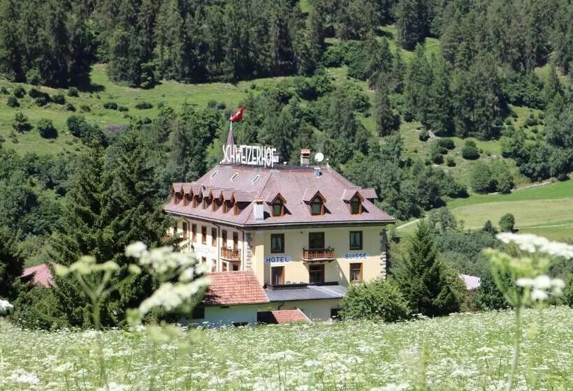 Hotelli Schweizerhof Sta Maria