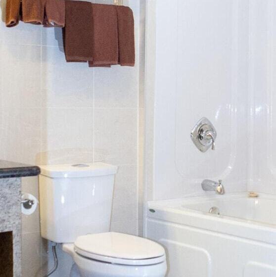 فندق على الطريق Woodland Motor Inn