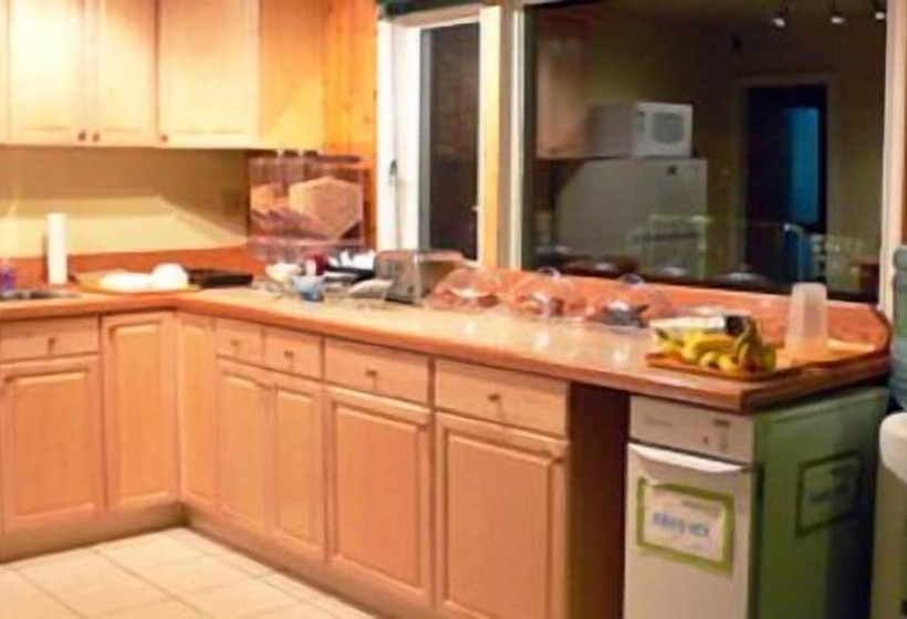 فندق على الطريق Woodland Motor Inn