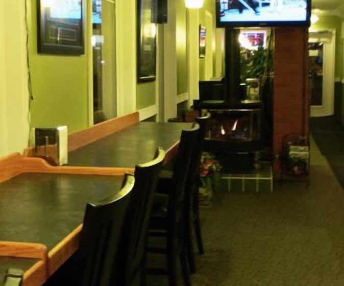 فندق على الطريق Woodland Motor Inn