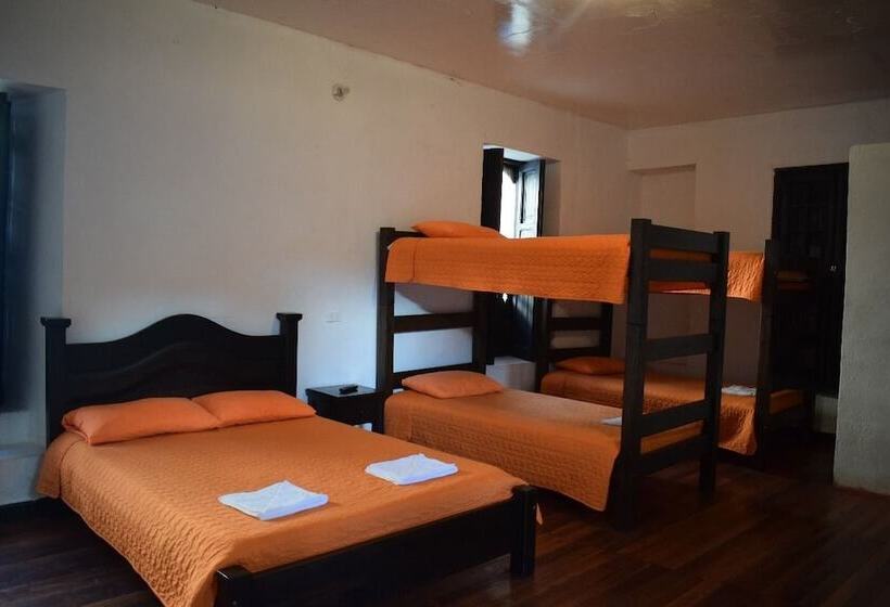 פנסיון Casa Del Colibri