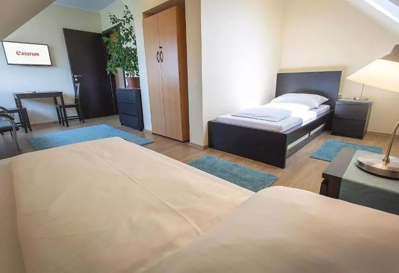 ペンション Castrum Vendégház