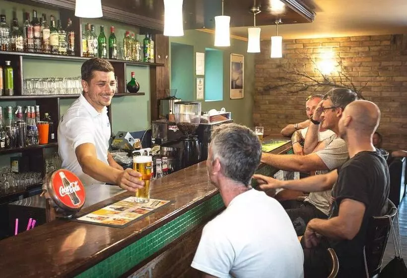 ペンション Castrum Vendégház