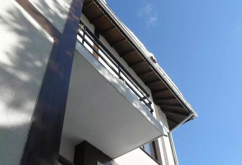 پانسیون House Arirang