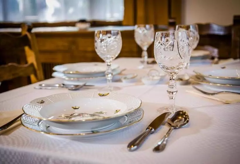 ペンション Zseri Vadászház