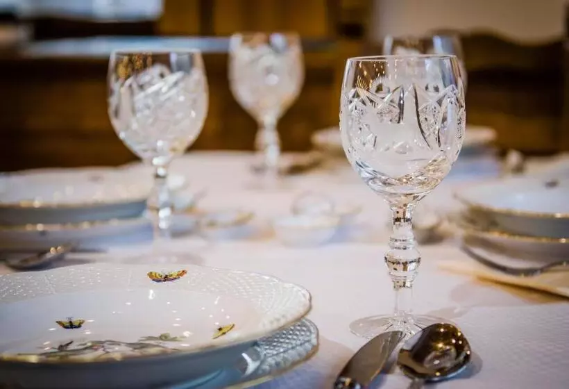 ペンション Zseri Vadászház