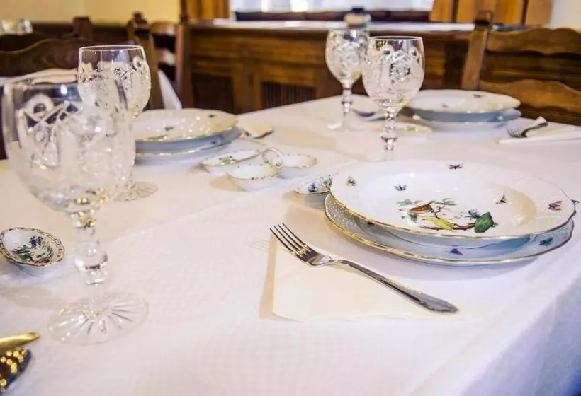 ペンション Zseri Vadászház