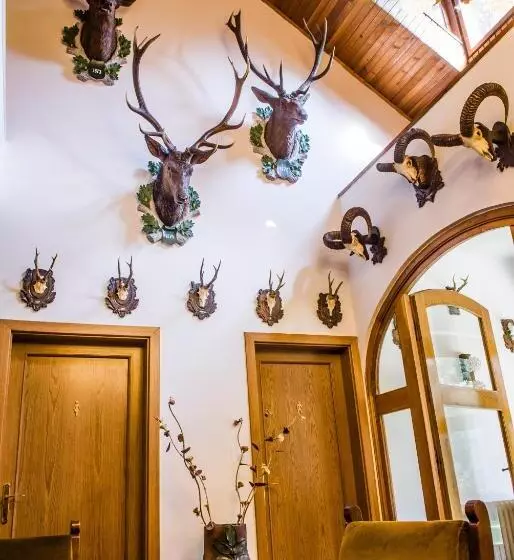 ペンション Zseri Vadászház