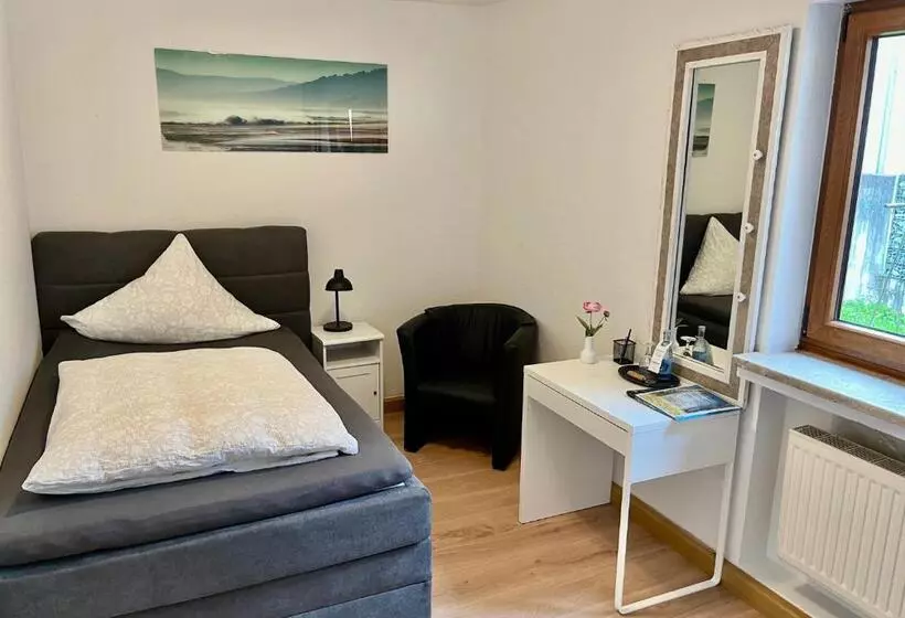 Retkeilymaja Gasthaus Metzgerei Pension Maßem