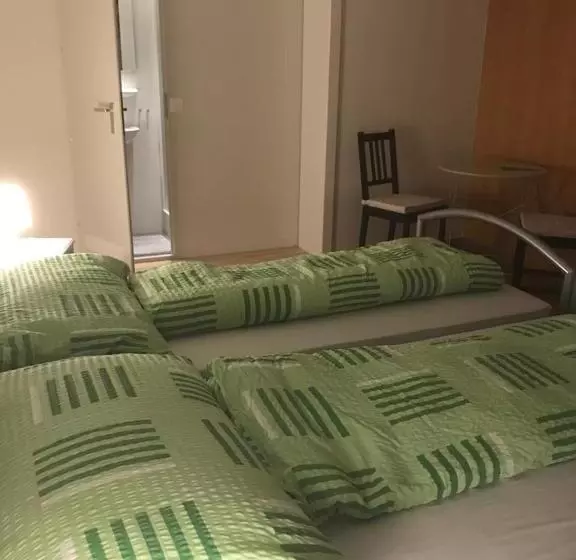 Retkeilymaja Restaurant Felsenburg