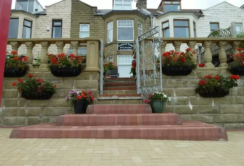 ベッドアンドブレックファースト Captains Lodge