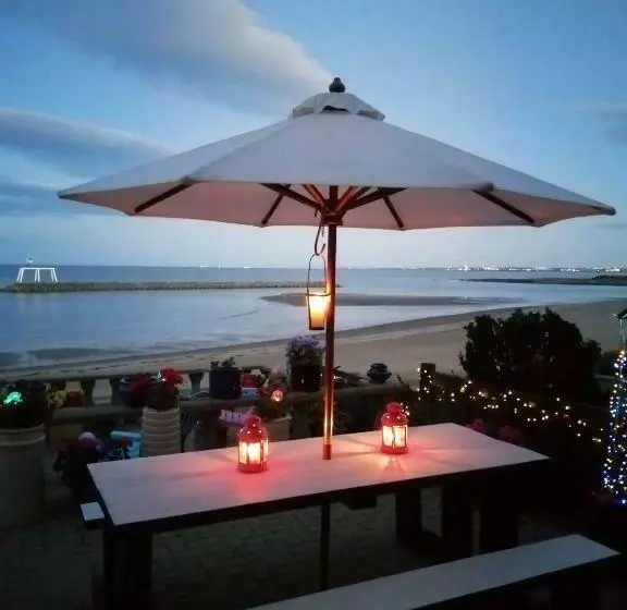 ベッドアンドブレックファースト Captains Lodge