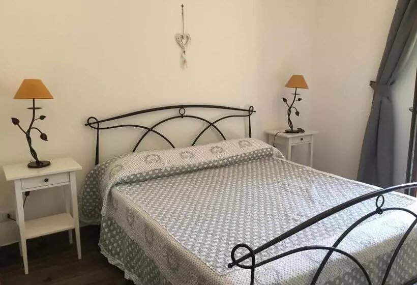 Aamiaismajoitus (B&B) Casale Del Borgo