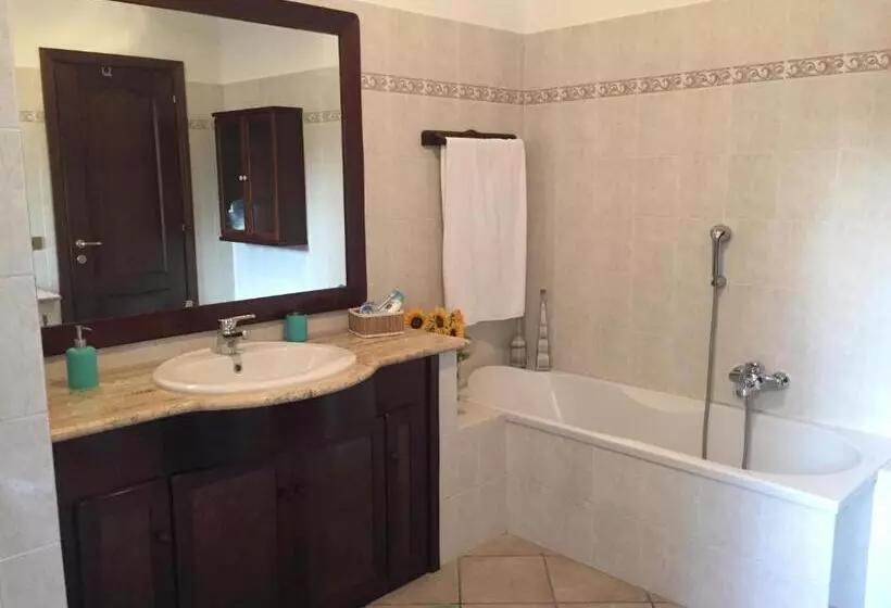 Aamiaismajoitus (B&B) Casale Del Borgo