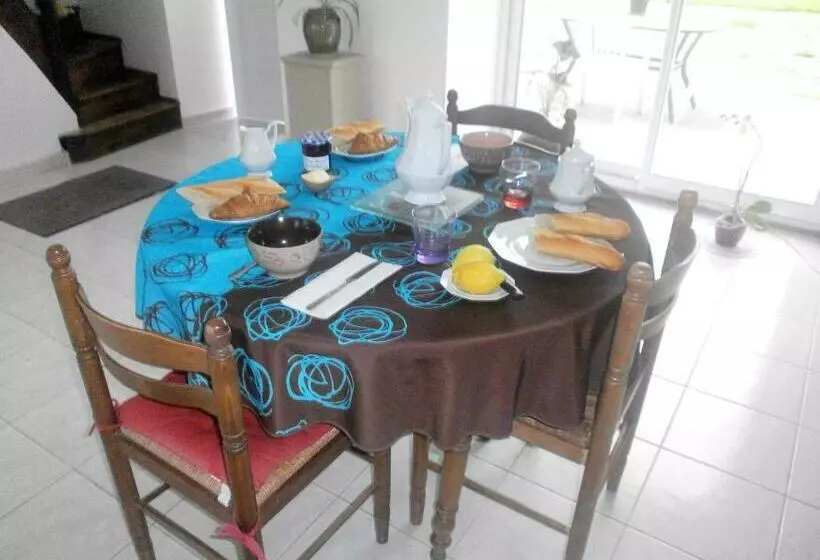 Aamiaismajoitus (B&B) Chambre D Hôtes La Haie