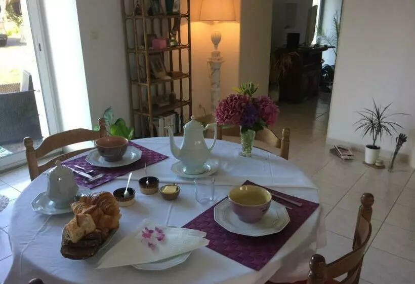 Aamiaismajoitus (B&B) Chambre D Hôtes La Haie