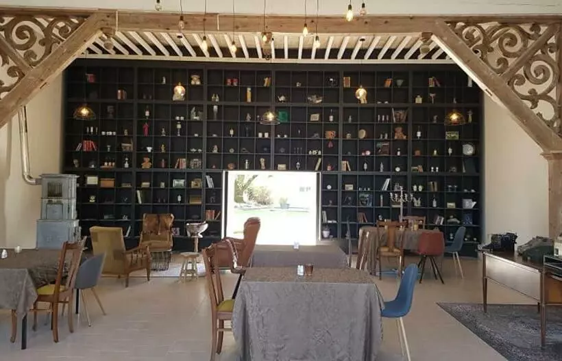 Aamiaismajoitus (B&B) Château De Nettancourt