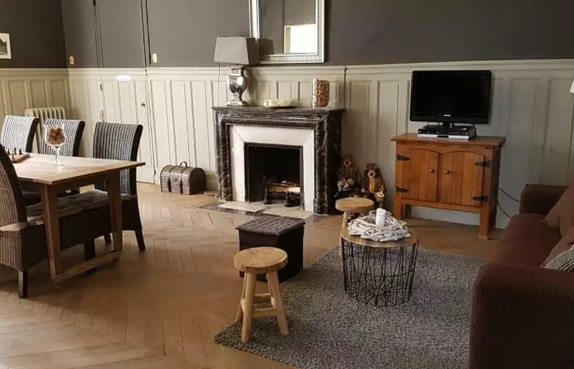 Aamiaismajoitus (B&B) Château De Nettancourt