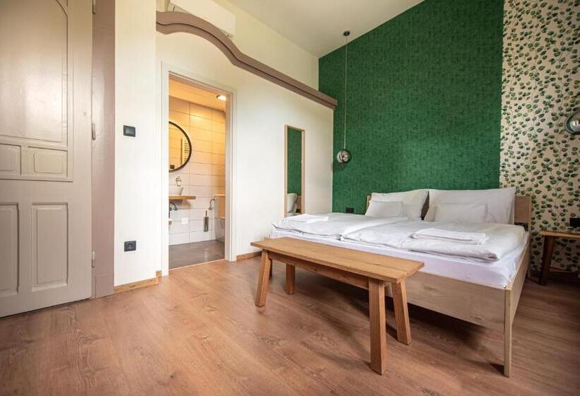 مبيت وإفطار Katarina Birtok