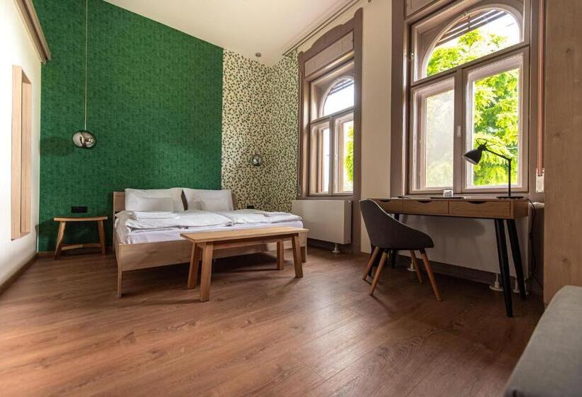 مبيت وإفطار Katarina Birtok