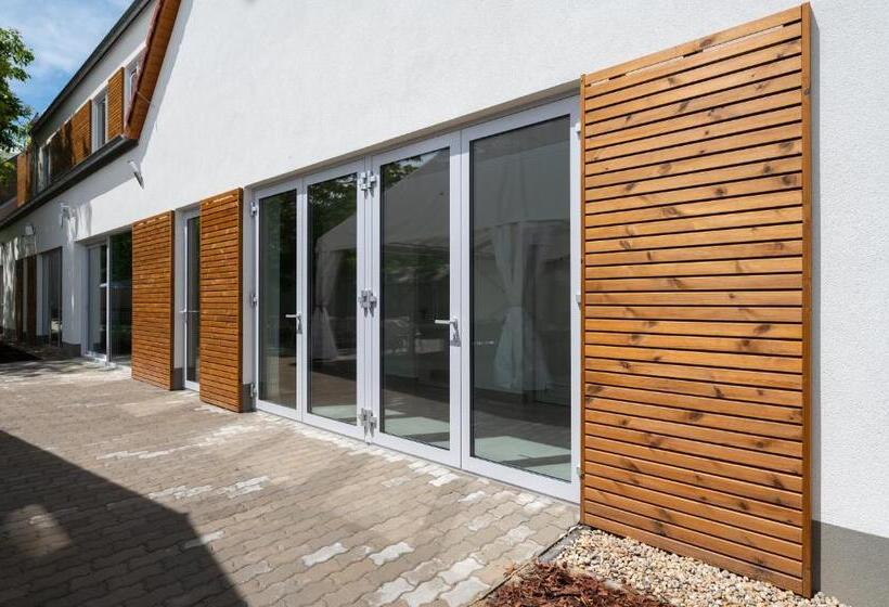 مبيت وإفطار Katarina Birtok