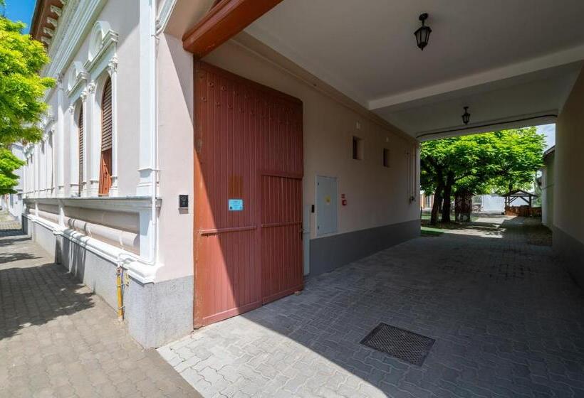 مبيت وإفطار Katarina Birtok