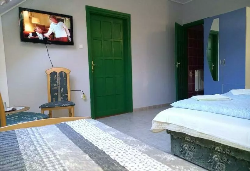 Aamiaismajoitus (B&B) Kisdiófa Panzió és Vendéglő